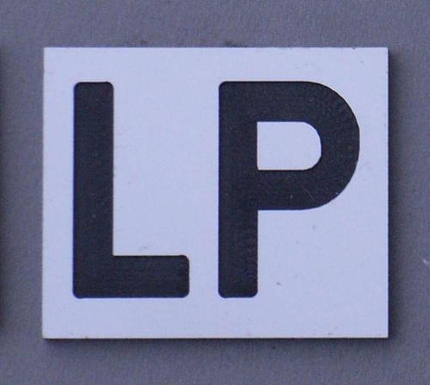 Läute- und Pfeiftafel 26 x 22 mm, 2-Schicht-Kunststoff