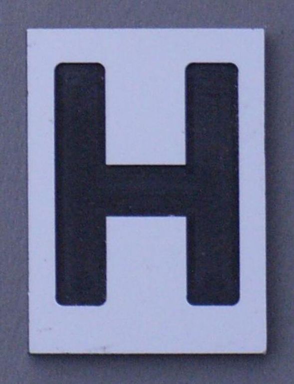 H - Tafel Ne 5 DB, schwarzes H auf Weiß 16 x 22 mm, 2-Schicht-Kunststoff