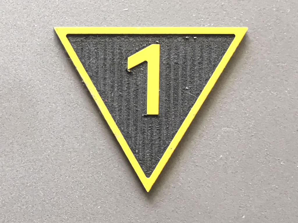 Geschwindigkeitsvoranzeiger Zs 3v, gelb/schwarz, Spitze unten 1  30 mm, 2-Schicht-Kunststoff
