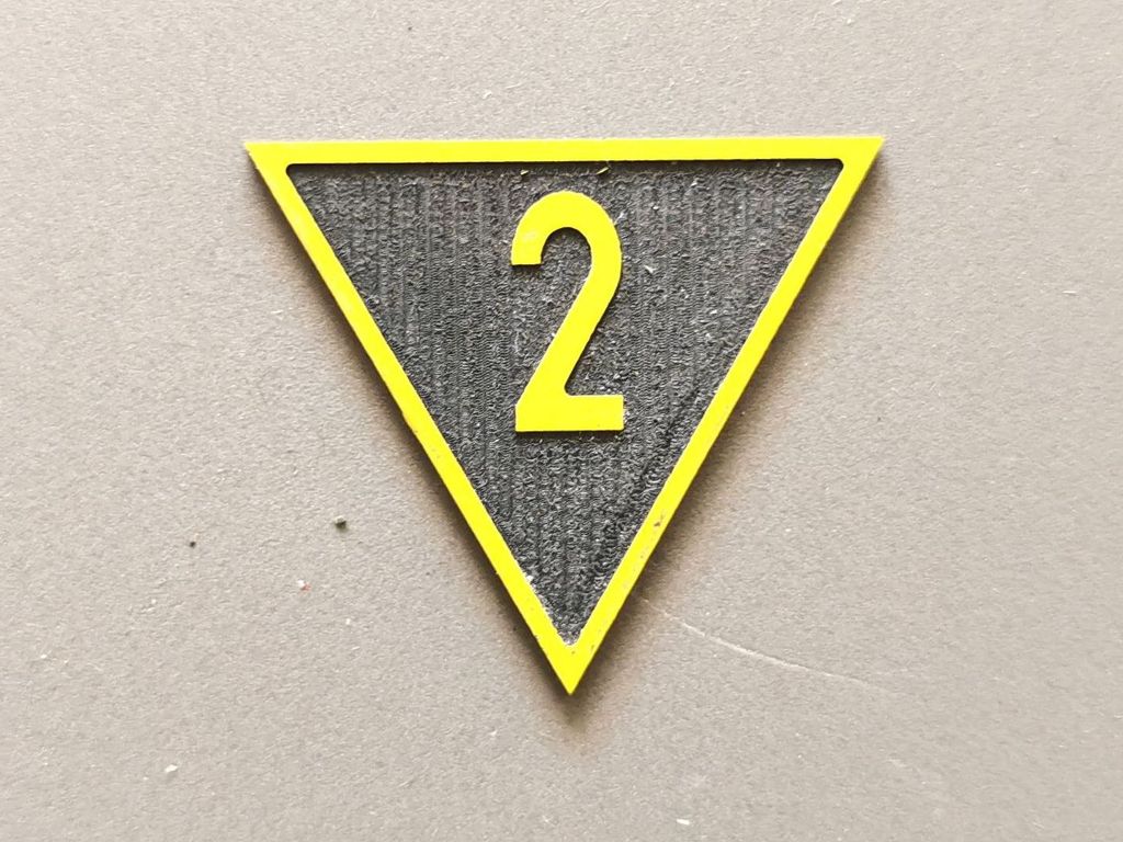 Geschwindigkeitsvoranzeiger Zs 3v, gelb/schwarz, Spitze unten 2  30 mm, 2-Schicht-Kunststoff