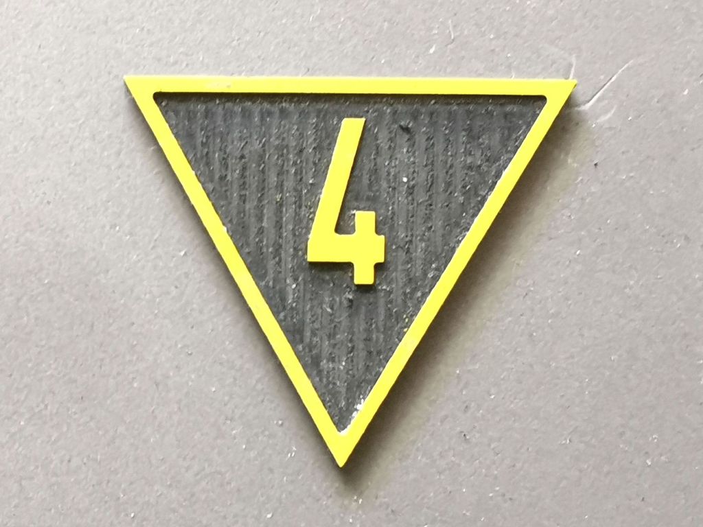 Geschwindigkeitsvoranzeiger Zs 3v, gelb/schwarz, Spitze unten 4  30 mm, 2-Schicht-Kunststoff
