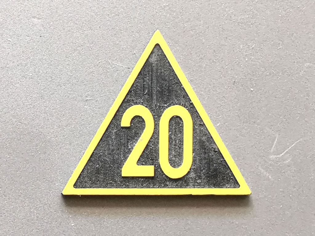 Geschwindigkeitsvoranzeiger Zs 3v, gelb/schwarz, Spitze oben 20  30 mm, 2-Schicht-Kunststoff