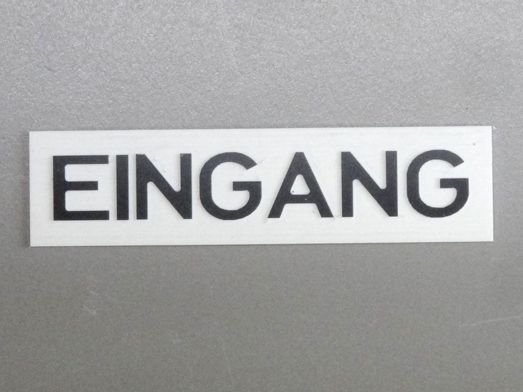 Eingang Brocken 80 x 20 mm, 2-Schicht-Kunststoff