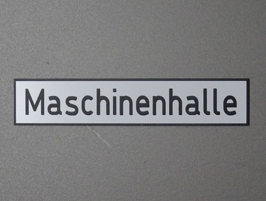 Maschinenhalle, kleines Format 60 x 13 mm, 2-Schicht-Kunststoff