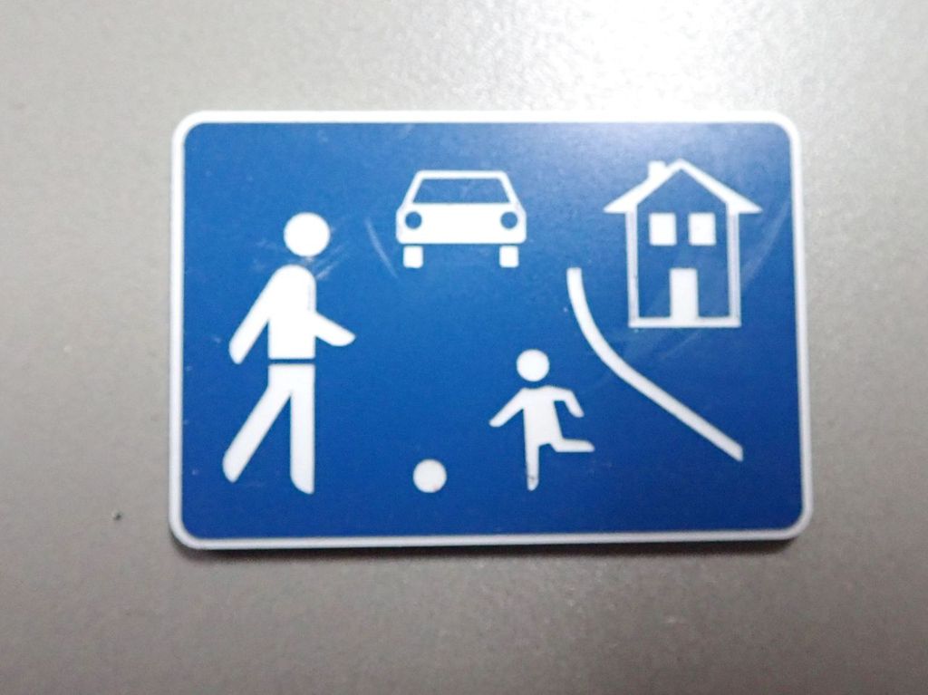Verkehrsschild Spielstraße 40 x 26 mm 2-Schicht-Kunststoff