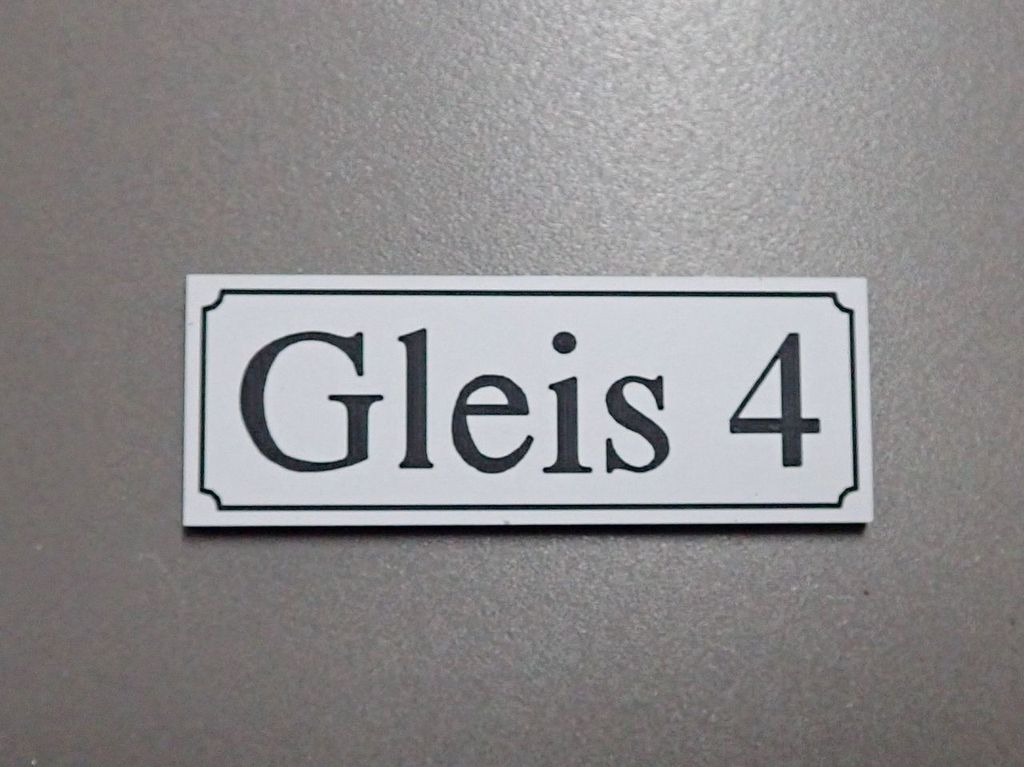 Gleisschild alte Schrift Gleis 4 22 x 8 mm, 2-Schicht-Kunststoff
