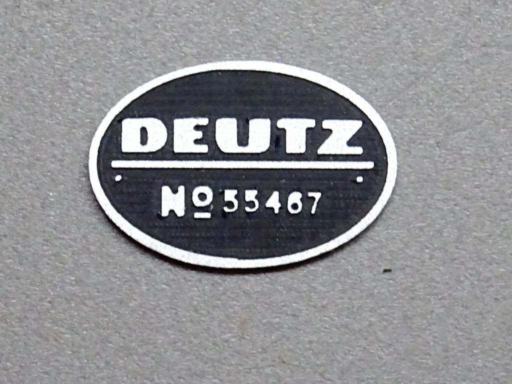 Lok-Fabrikschild Deutz 20 x 13 mm, 2-Schicht-Kunststoff