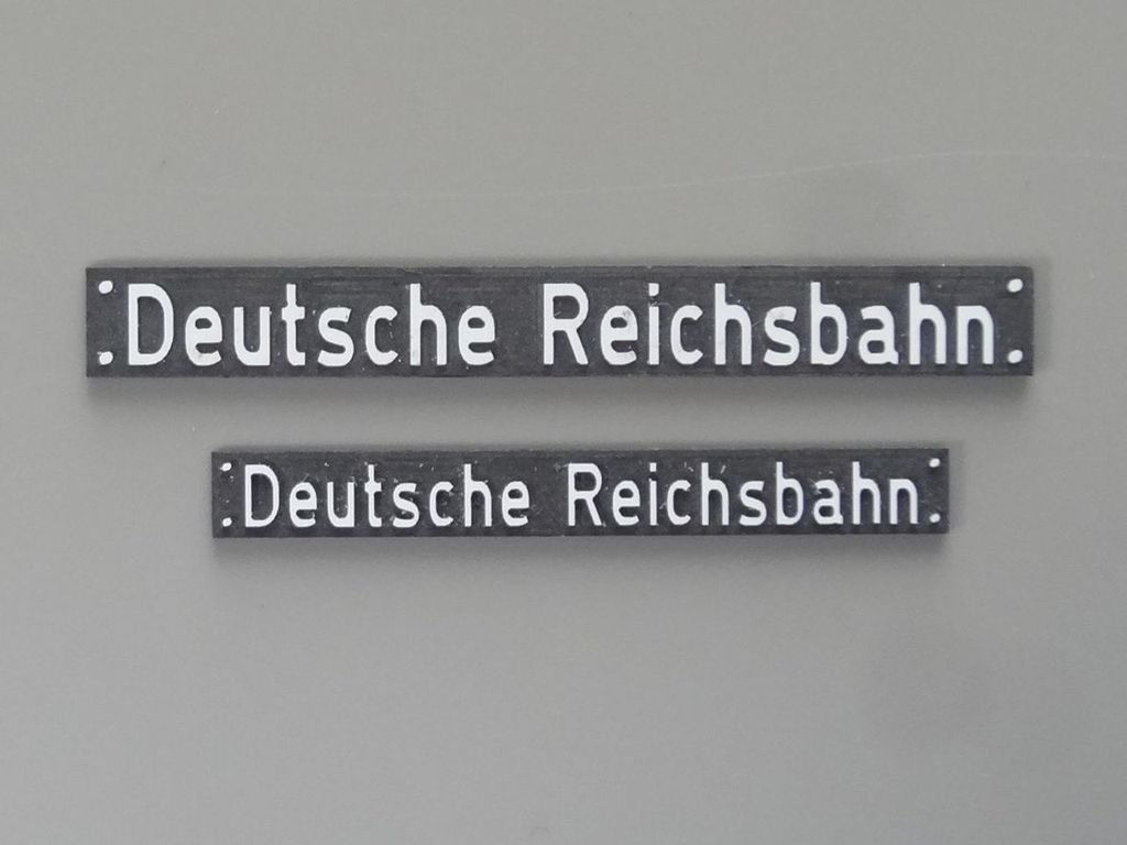 Deutsche Reichsbahn groß 45 x 5 mm, 2-Schicht-Kunststoff