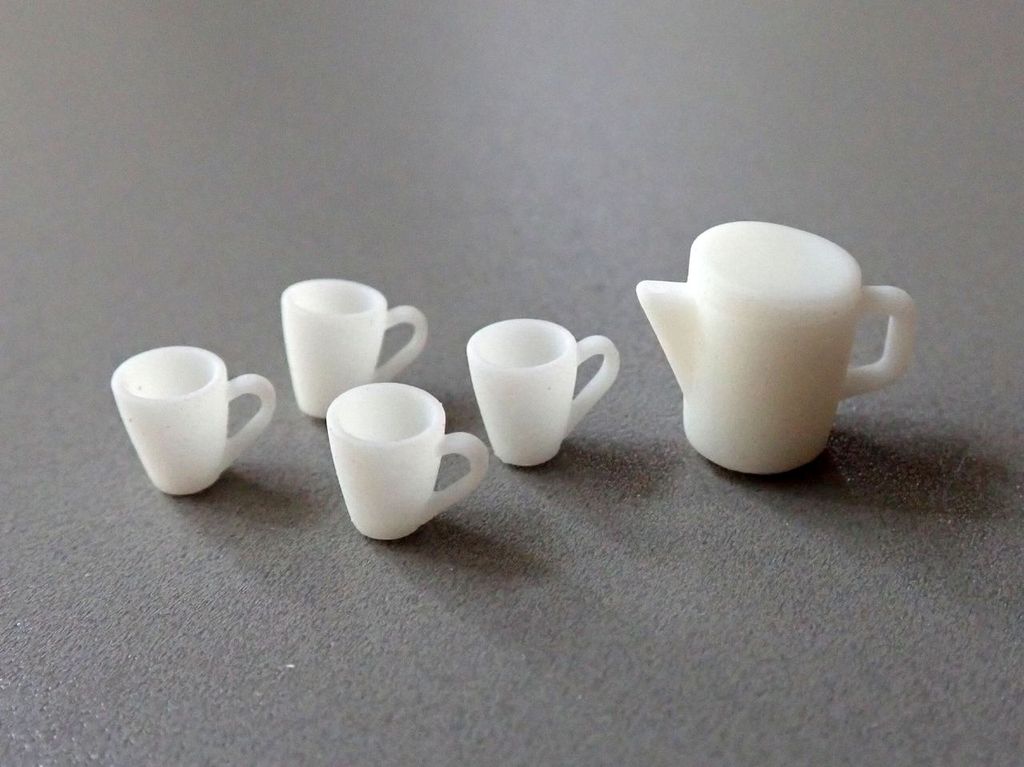 Tassen groß, 4 Stück + kleine Kaffeekanne 1:22,5, 3D-Druck