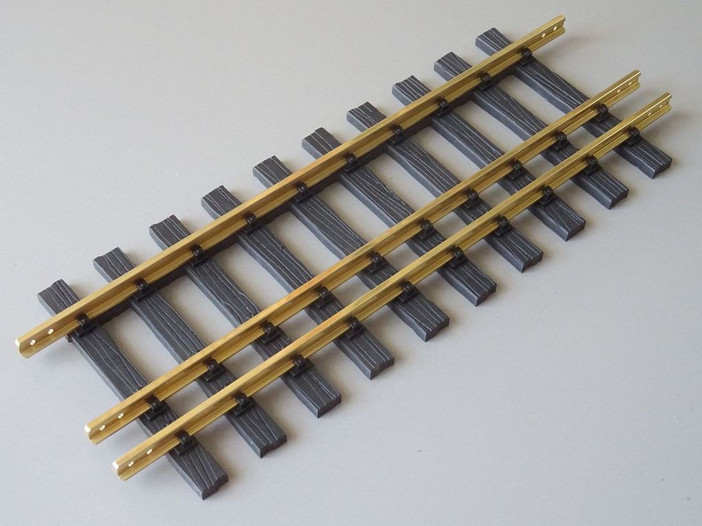 Dreischienengleis Gerade 300 mm 45/64 mm