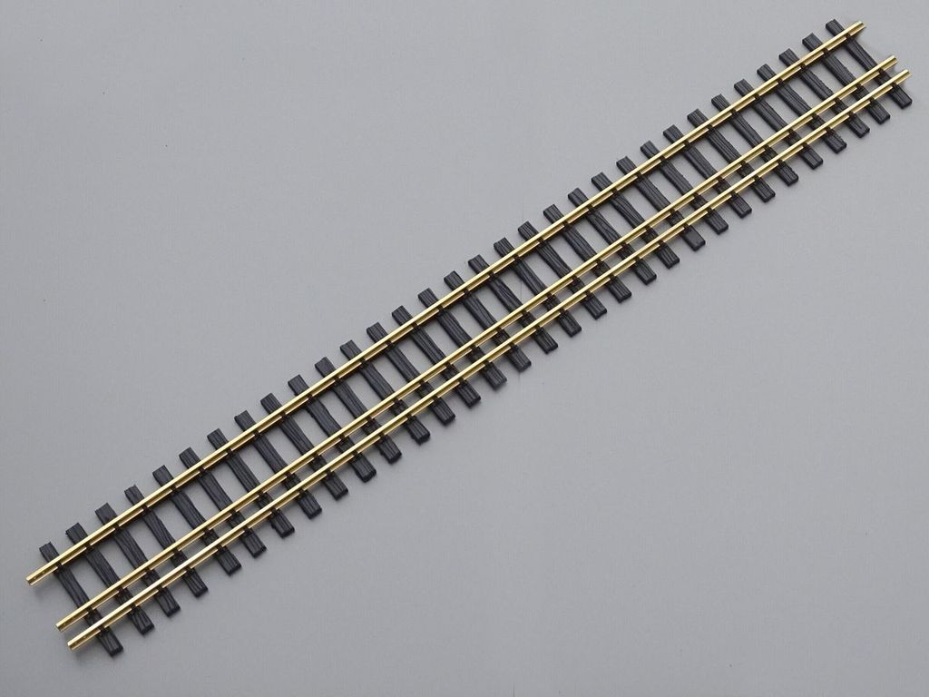 Dreischienengleis Gerade 900 mm 45/64 mm