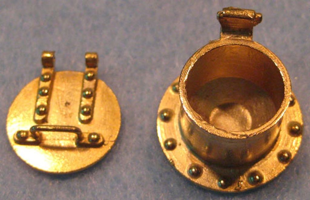 Einfüllstutzen rund für Tender, Wasserwaggons D = 19mm, Höhe 12 mm, 2-teilig