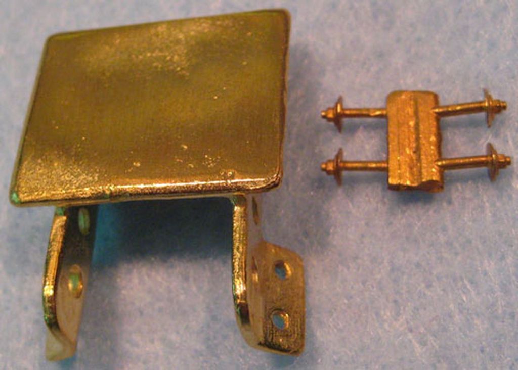 Frontlaternenhalterung Fläche 23 x 19 mm, gesamt 23 x 29 mm