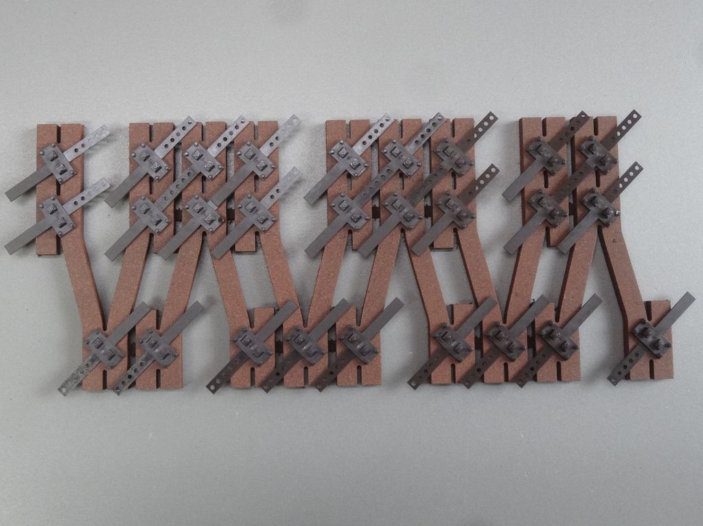 Y-Stahlschwellen 45/64 mm, Code 250, 33 Stück 96 x 49 x 6 mm, Abstand 33 mm
