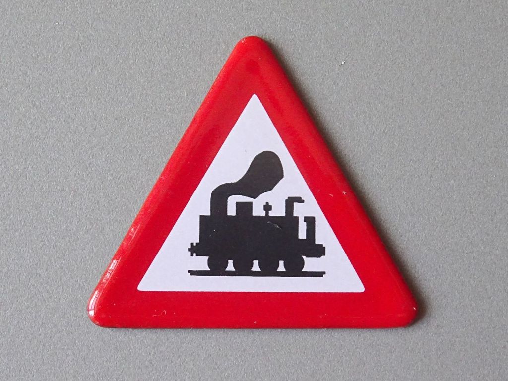 Verkehrsschild mit Dampflok, 1:22,5 40 mm KantenlängeEmaille