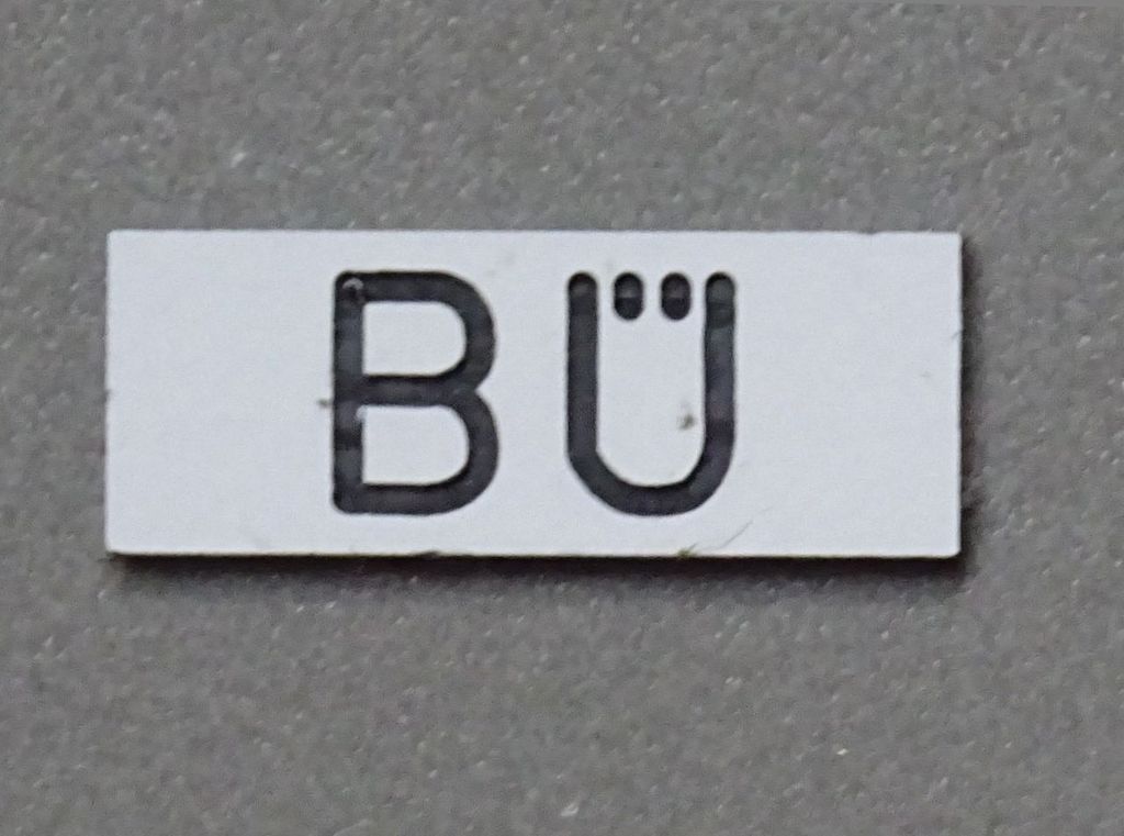 Zusatzschild BÜ groß 16 x 6 mm, 2-Schicht-Kunststoff