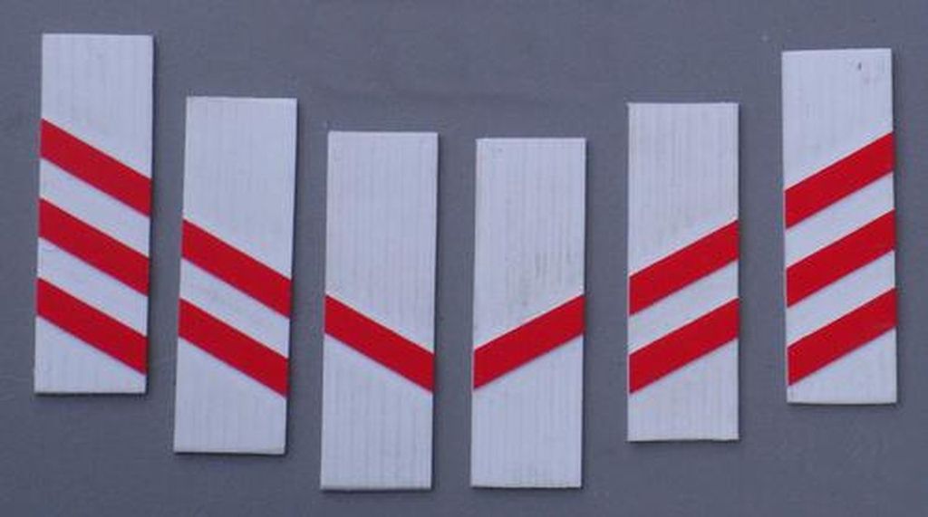 Warnbaken Bahnübergang, Set aus 6 Stück 14 x 43 mm, 2-Schicht-Kunststoff