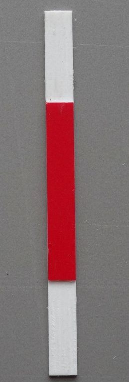 Mastschild weiß/rot/weiß 66 x 5 mm, 2-Schicht-Kunststoff