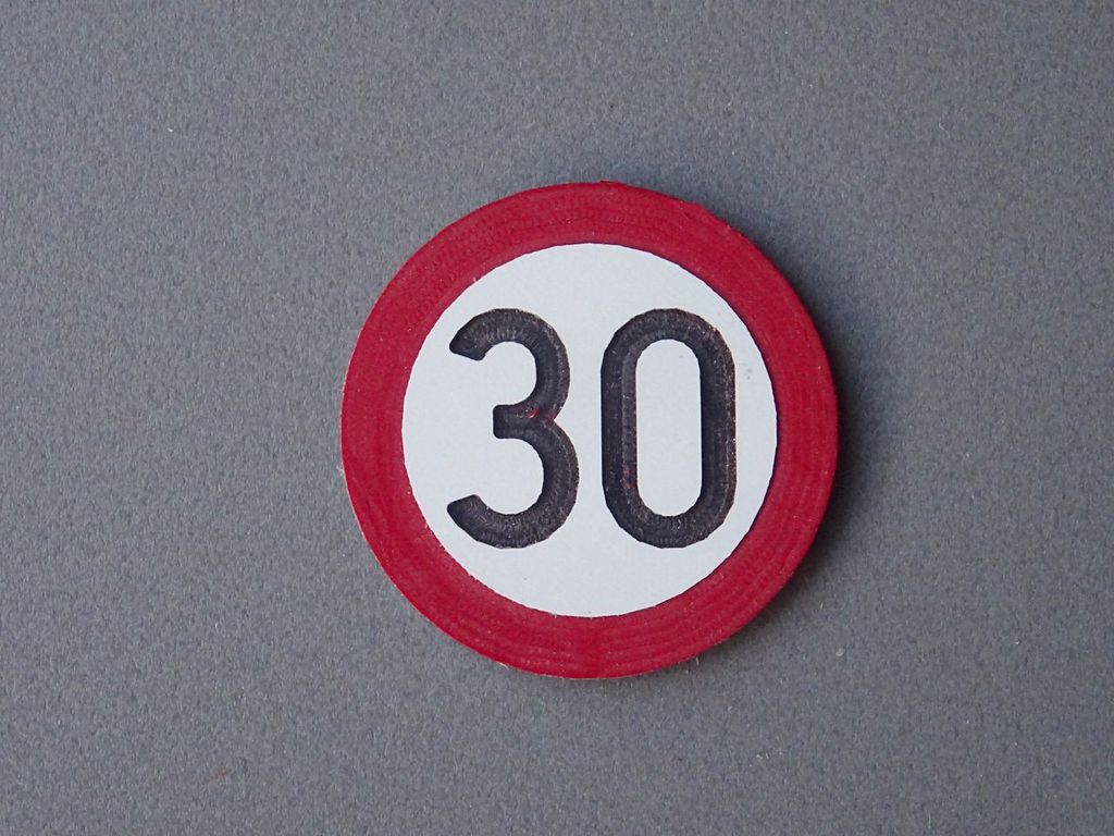 Verkehrsschild 30 kmh D = 30 mm, 3-Schicht-Kunststoff