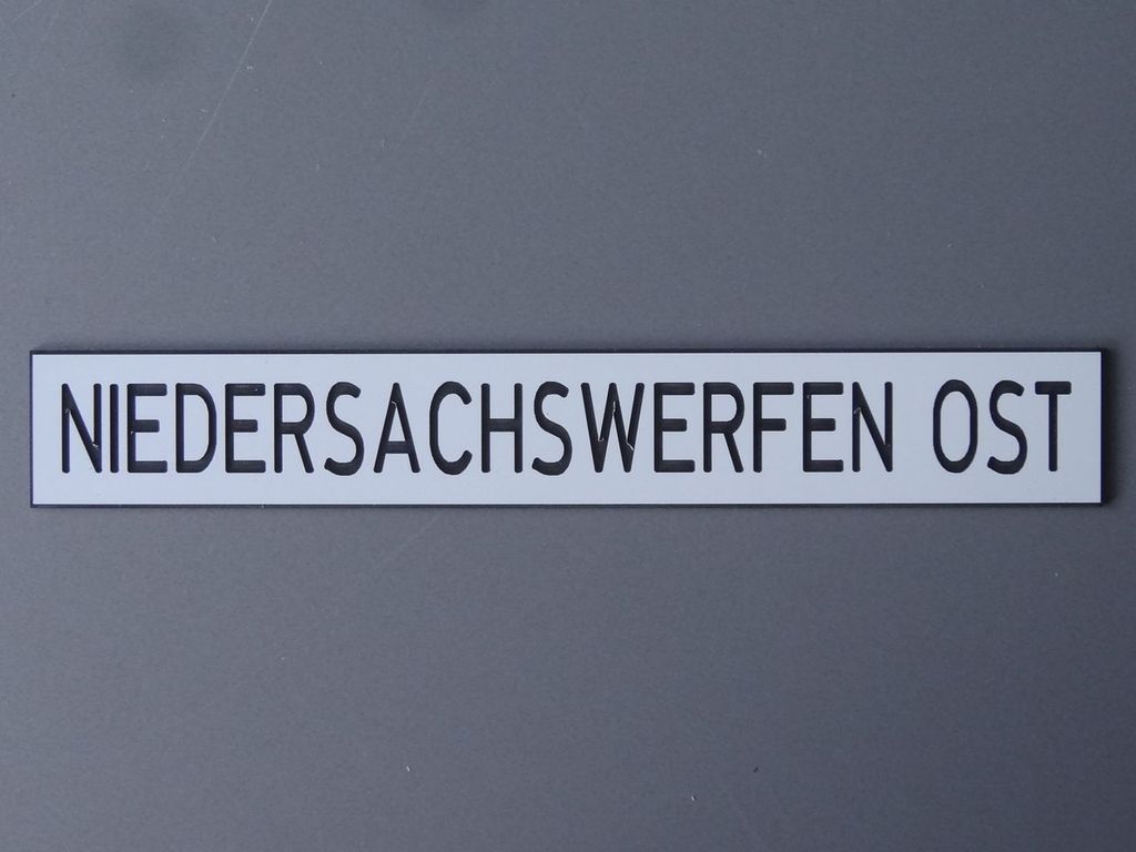 Niedersachswerfen Ost 135 x 20 mm, 2-Schicht-Kunststoff