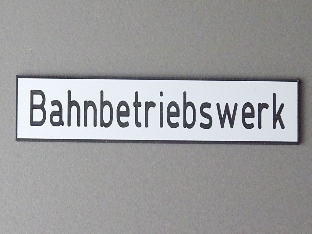 Bahnbetriebswerk, großes Format 100 x 20 mm, 2-Schicht-Kunststoff