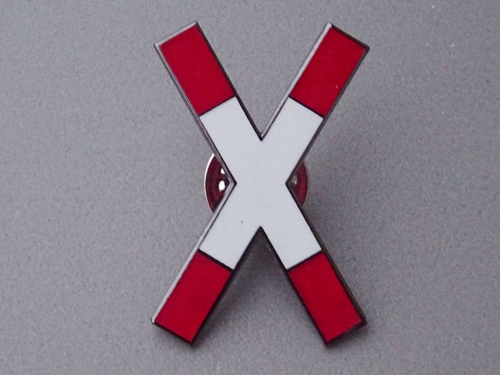 Andreaskreuz 1:32 38 x 24 mm, Rahmenemailletechnik, Pin