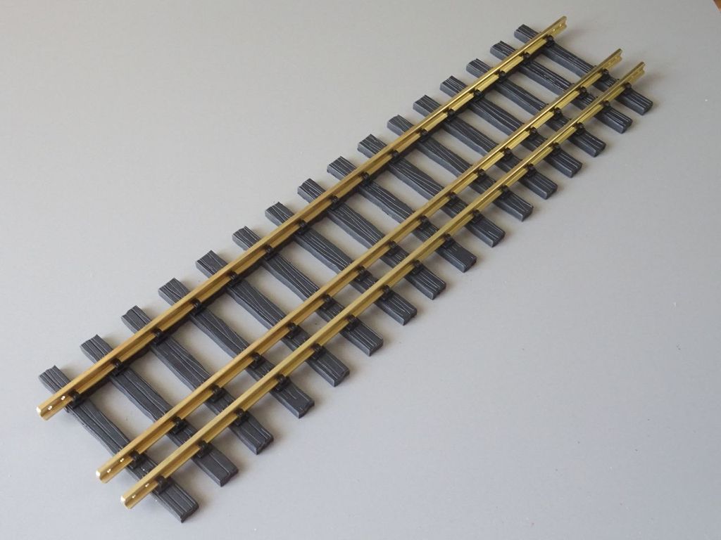 Dreischienengleis Gerade 450 mm 45/64 mm