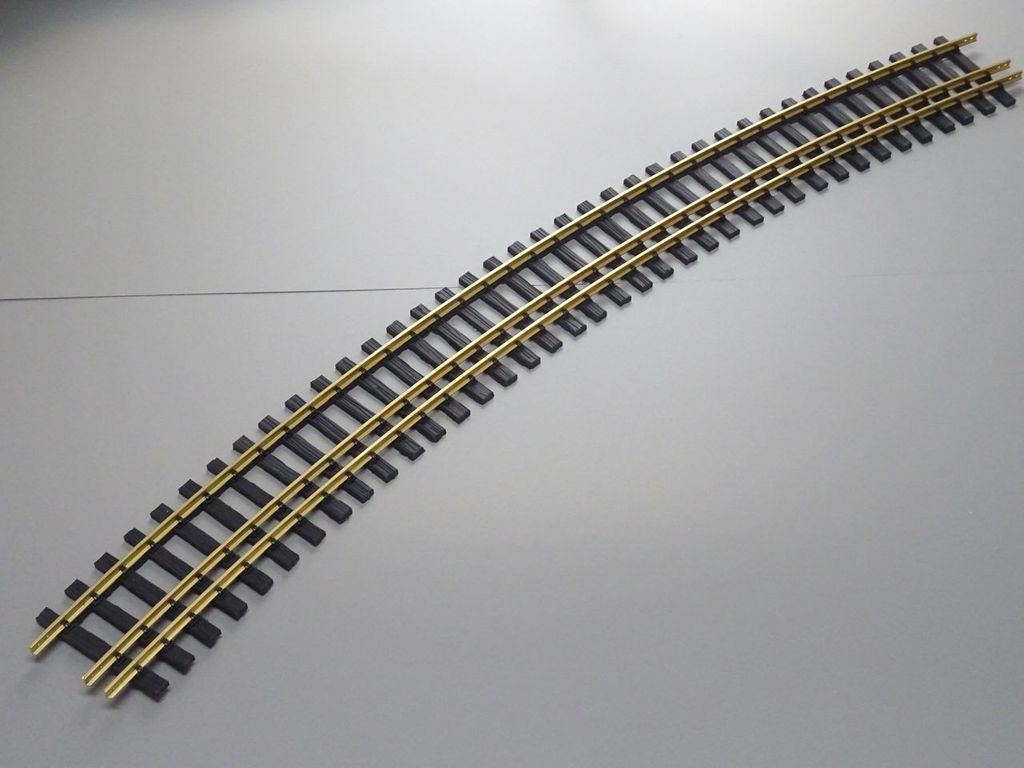 Dreischienengleis Bogen 30°, Radius 2000mm Schmalspur außen
