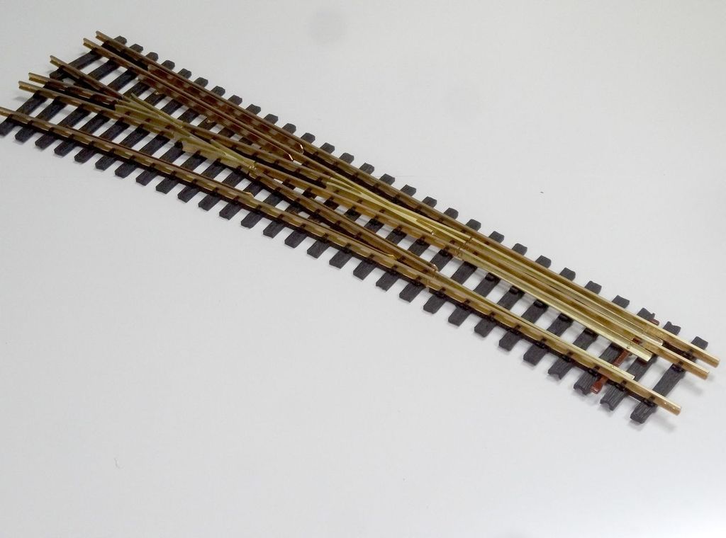 Weiche 45/64 mm R 3m, 15° links, innen Schmalspur, Fertigmodell