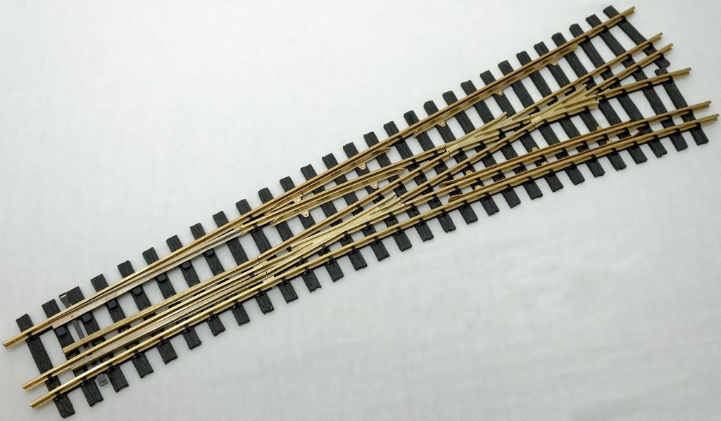 Weiche 45/64 mm R 3m, 15° rechts, außen Schmalspur, Fertigmodell