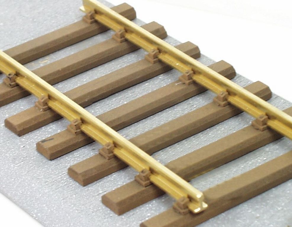 Stahlschwellen 64 mm, 50 Stück 115 x 13 x 6 mm
