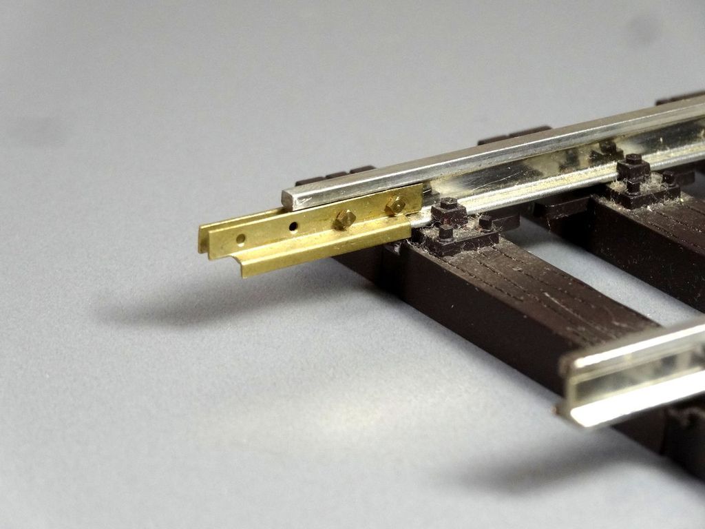 Gleislasche Doppelwinkel, 2 Paar mit Schrauben 26 x 3 x 0,5 mm