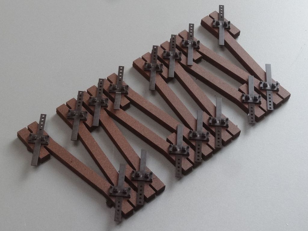 Y-Stahlschwellen 64 mm, Code 250, 33 Stück 96 x 49 x 6 mm, Abstand 33 mm