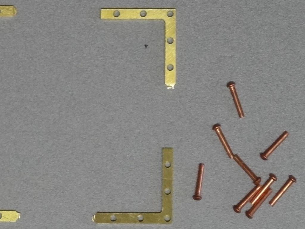 Nietenwinkel, 1 Paar 14 x 14 x 0,5 mm, Messingblech